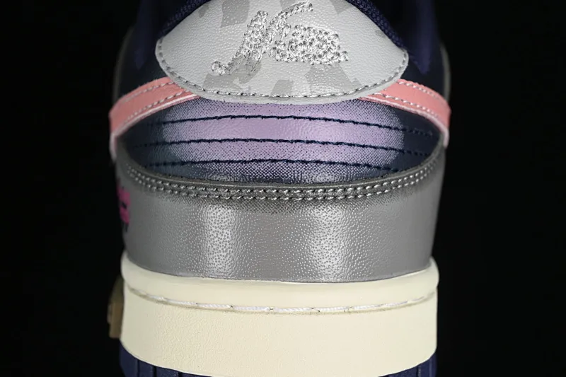 All Categories Nk SB Dunk Series Nk SB Dunk Low Low-top sneakers Nk Dunk Low Panda Prank-Pioneering Knight Heart of the Sand Purple Brown Pink SB Strappy Low-top Casual Shoes FV8106-181